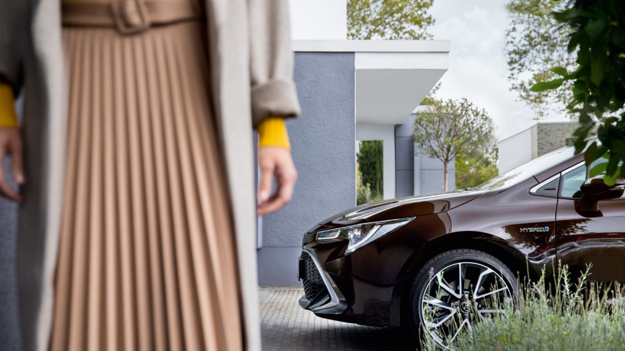 auto vor dem Haus 