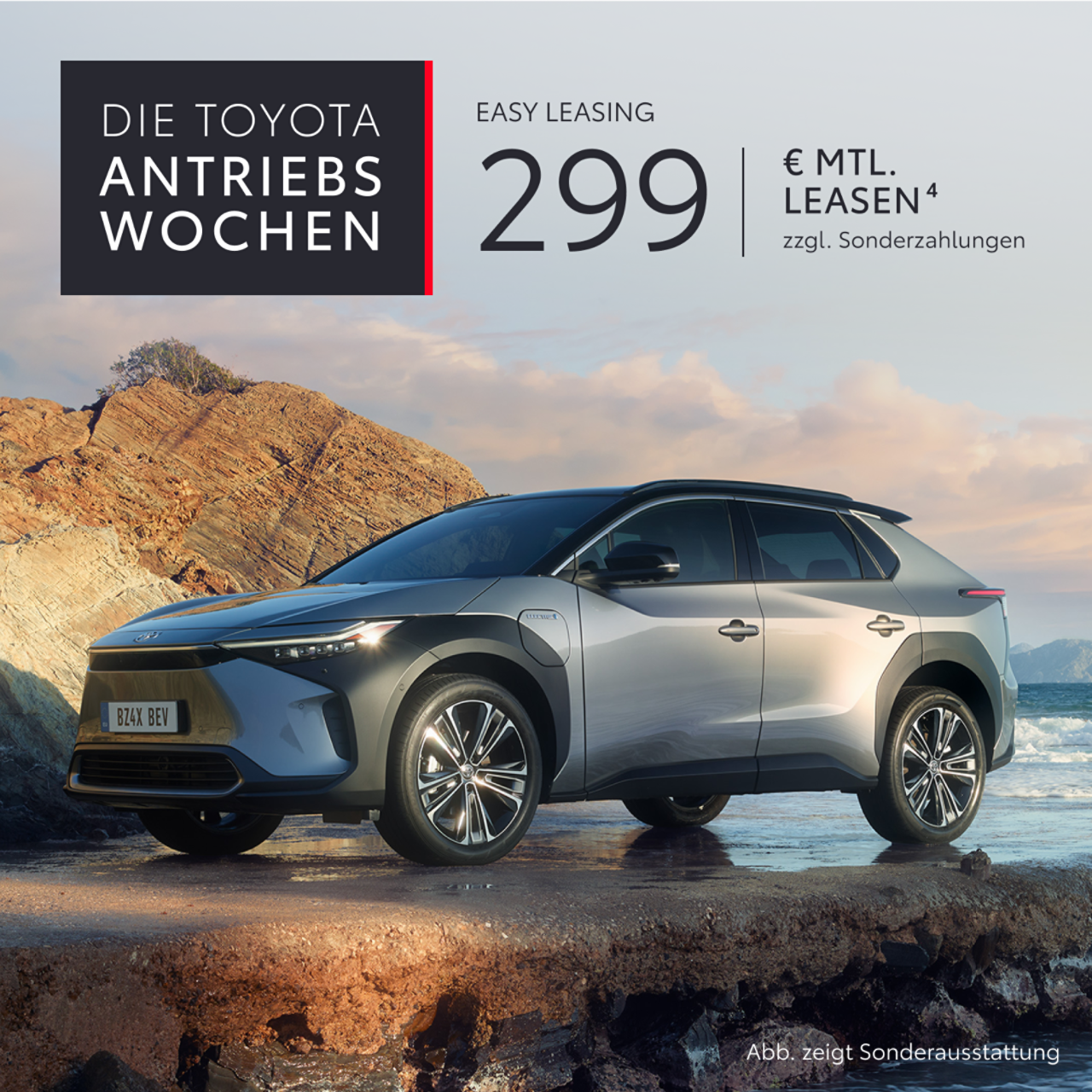 Elektrischer SUV steht am Rande eines Meeres