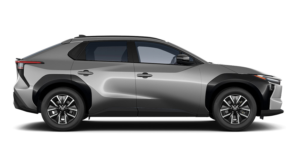 Siberner BZ4X steht seitlich auf transparentem Hintergrund