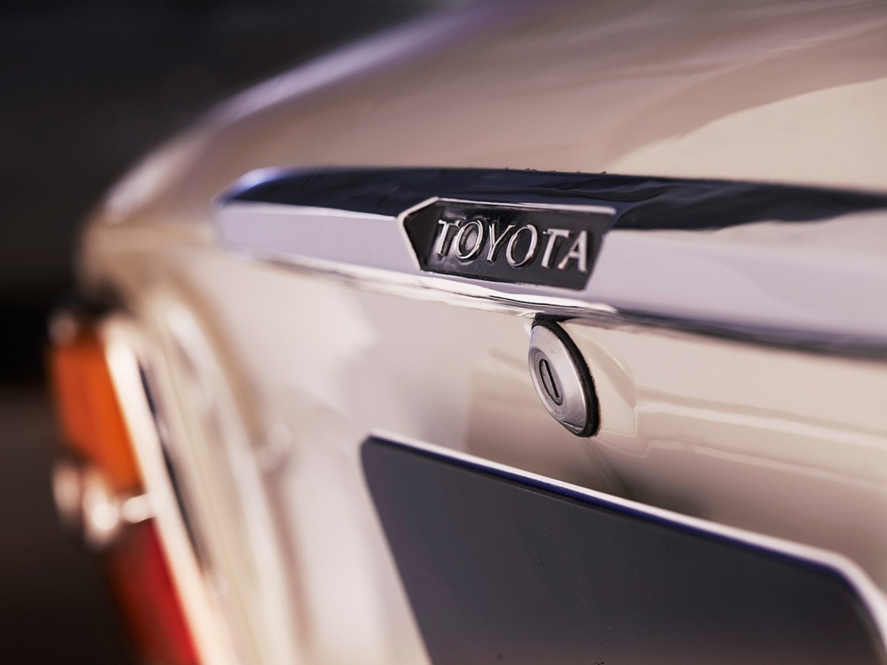 Toyota logo auf Corolla