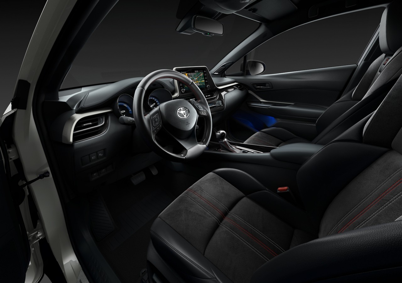 Interieuransicht auf das Cockpit eines Corolla GR Sport Modells