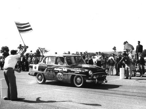 Der Toyopet Crown bei der Round Australia Rallye