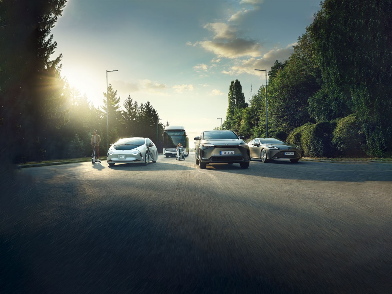 Toyota Konzeptfahrzeuge, unter anderem BZ4x und Mirai