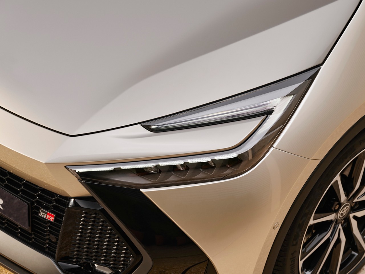 Toyota C-HR Scheinwerfer Detailansicht