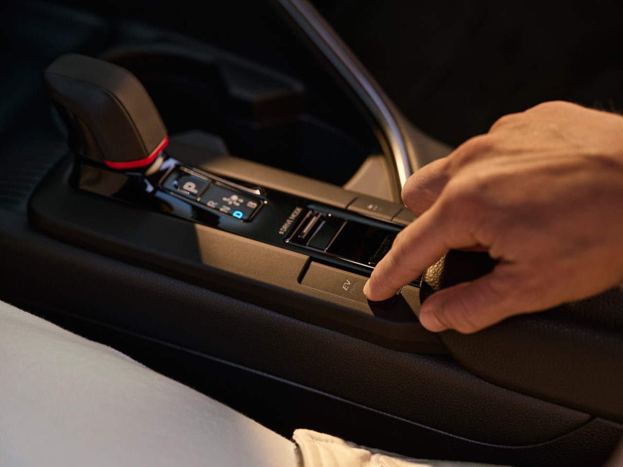 Lenkrad des Toyota C-HR mit Fahrerdisplay