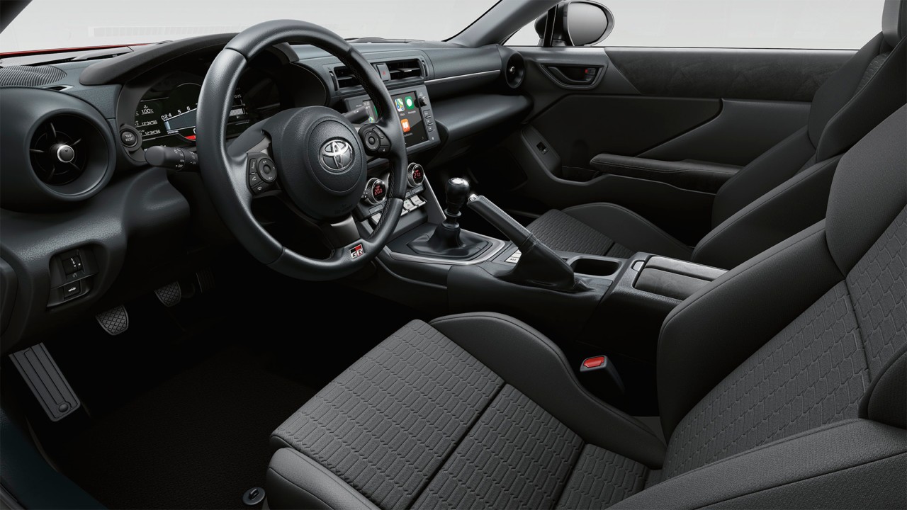 Vorderer Innenraum eines Toyota GR86