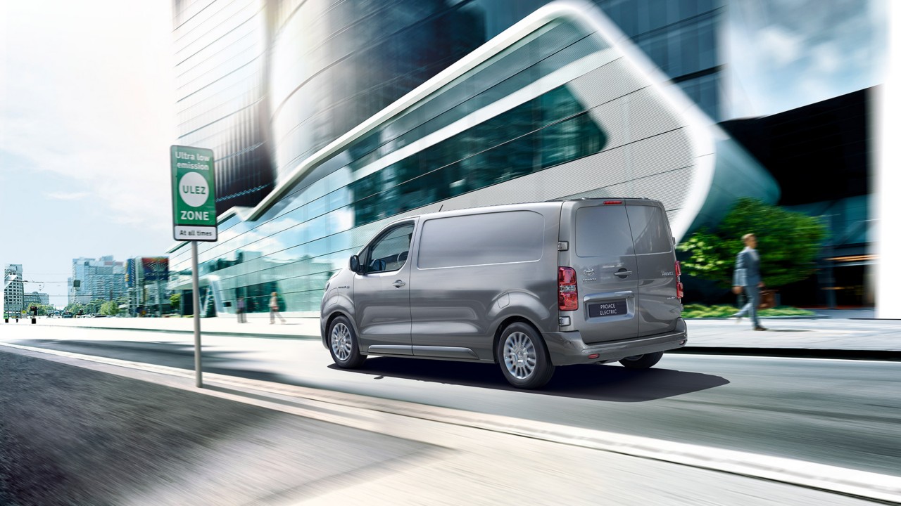 Toyota Proace Electric von der Seite