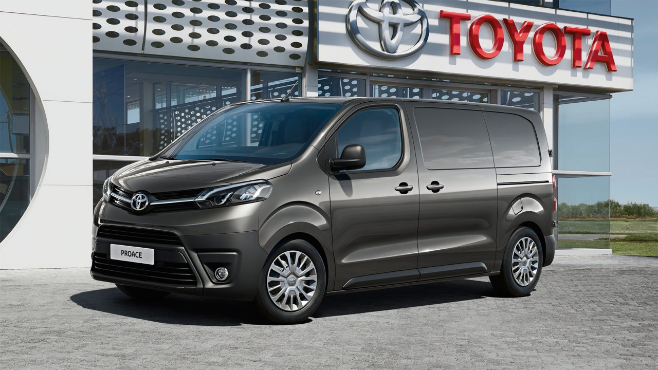 Toyota Proace von schräg vorne