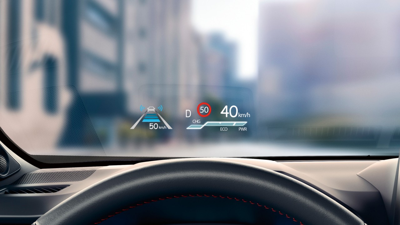 Head up Display eines Toyota RAV4 Plug-in Hybrid