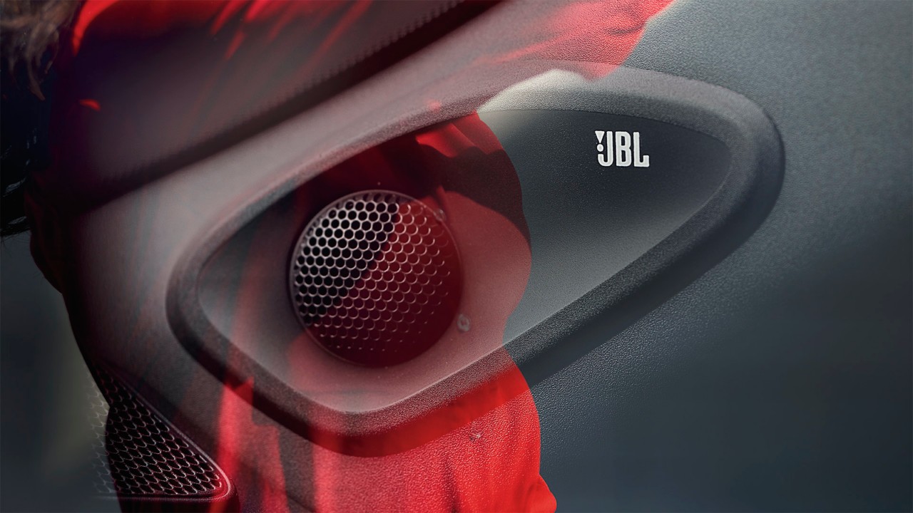 JBL Lautsprecher im Innenraum eines Toyota Yaris