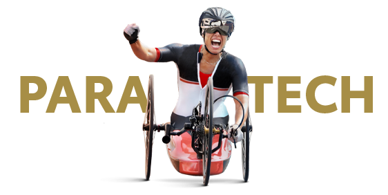 Eine Person sitzt im Handbike und macht eine gewinnende Geste, Titel: Para Tech