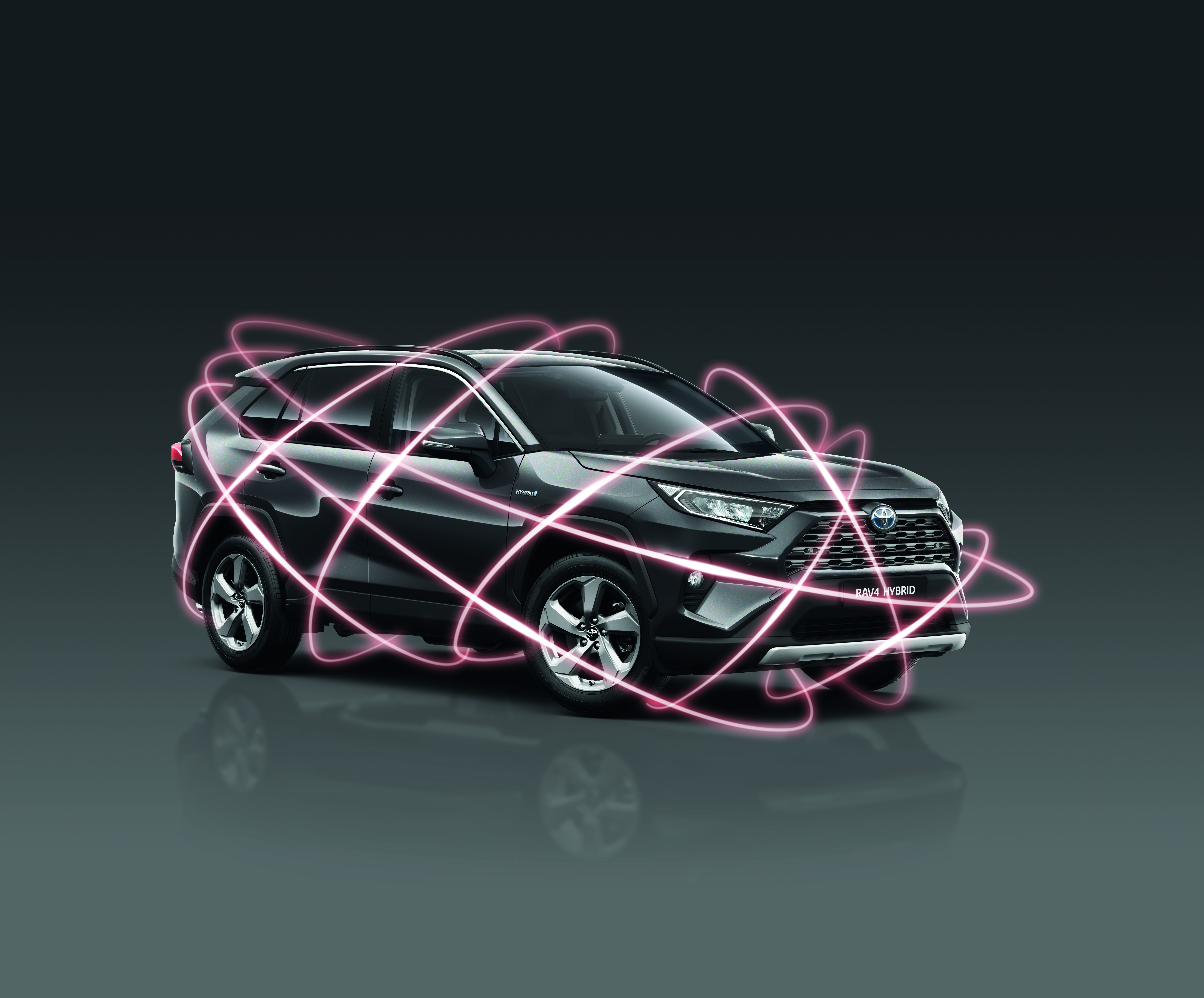 Toyota RAV4 SUV mit Lichteffekt, schwarzer Hintergrund 