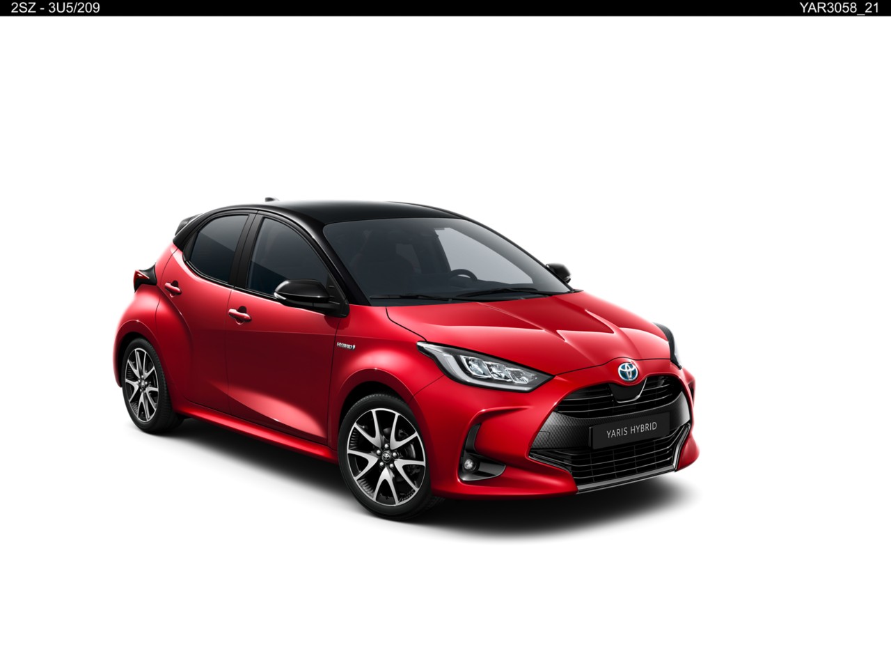 Yaris in rot vor weißem Hintergrund